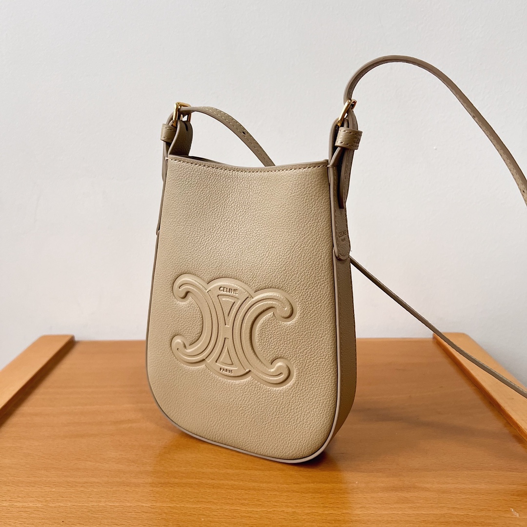 Bagsaaa Ce1i*e Phone Pouch Heloise In S*pple Calfskin Beige - 15 x 19.2 x 3 CM