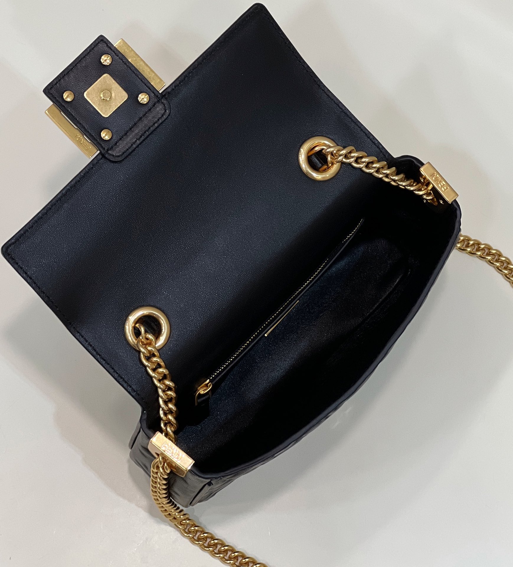 Bagsaaa F**di Baguette Chain Midi Black nappa leather bag - 24x7x14.5 cm