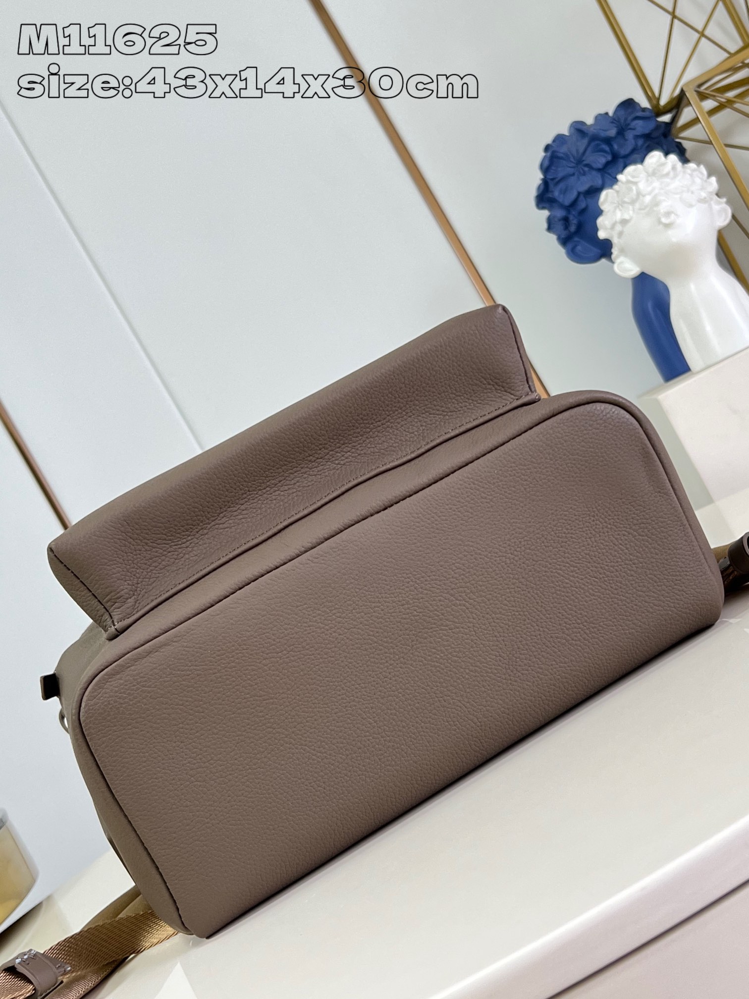 Bagsaaa L0vis Vvtt0n M11625 Takeoff Backpack Moka Brown - 30 x 43 x 14 cm