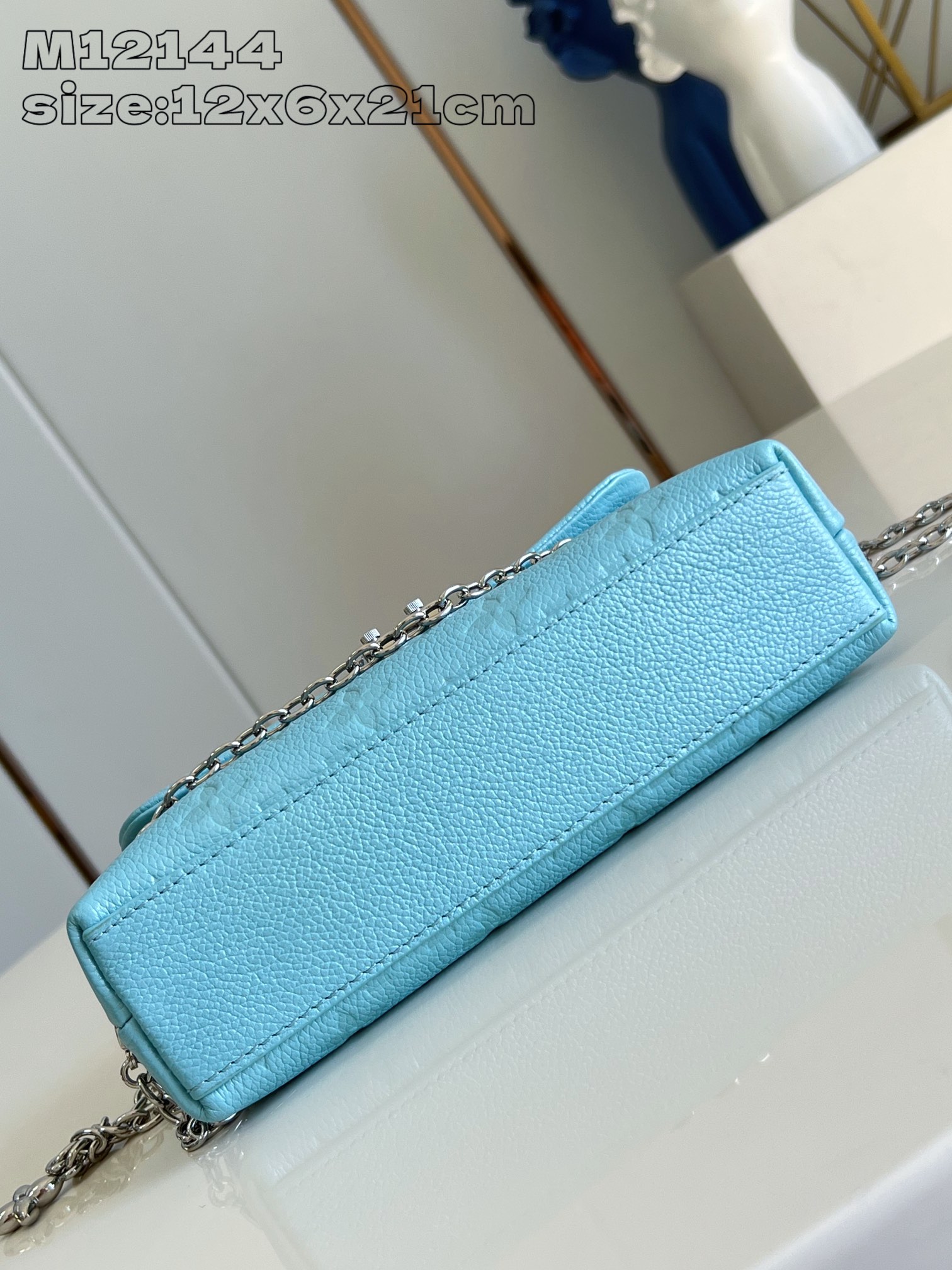 Bagsaaa L0vis Vvtt0n M12211 Nano Madeleine Blue - 12.5 x 6 x 21 cm