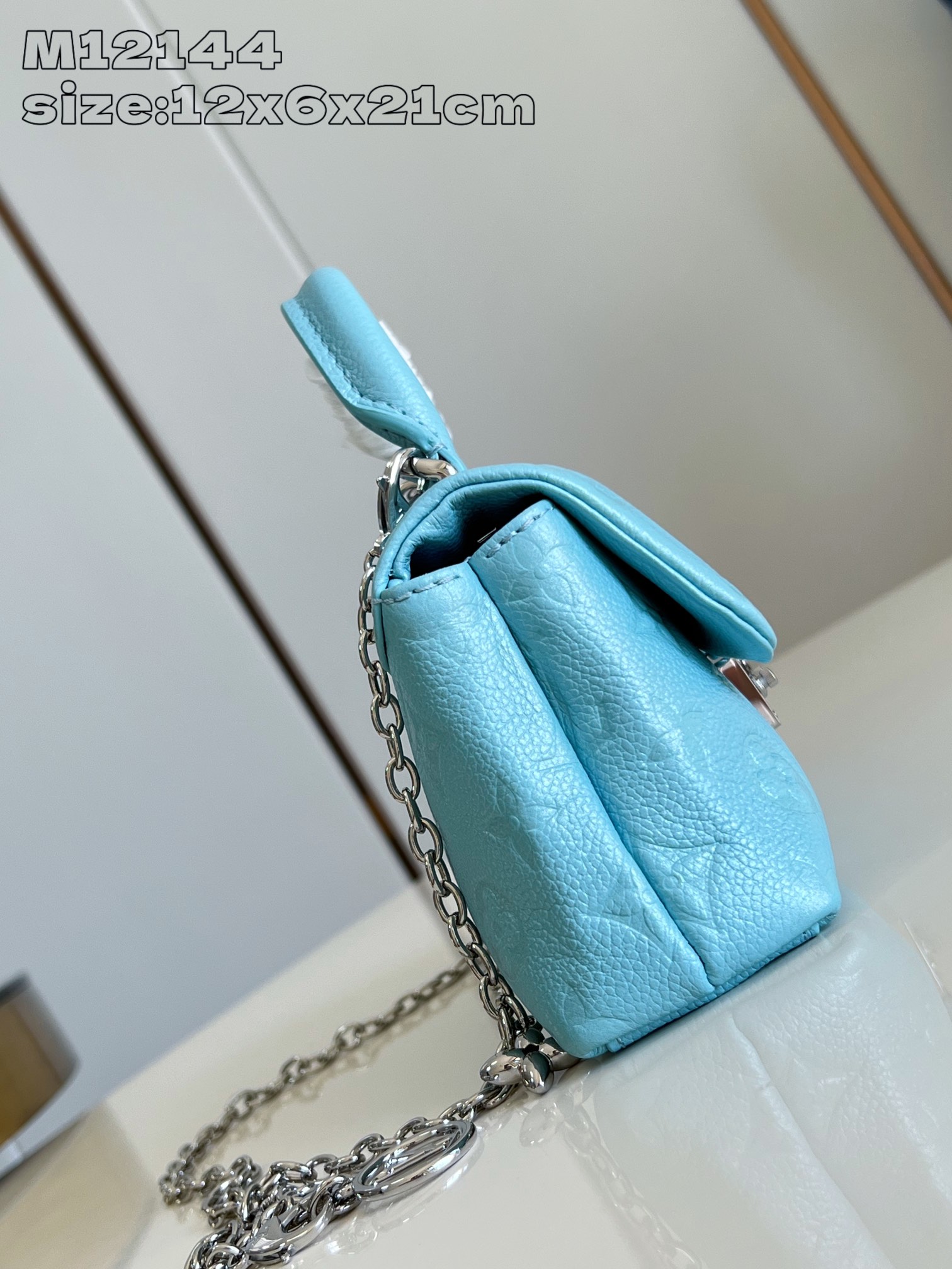 Bagsaaa L0vis Vvtt0n M12211 Nano Madeleine Blue - 12.5 x 6 x 21 cm