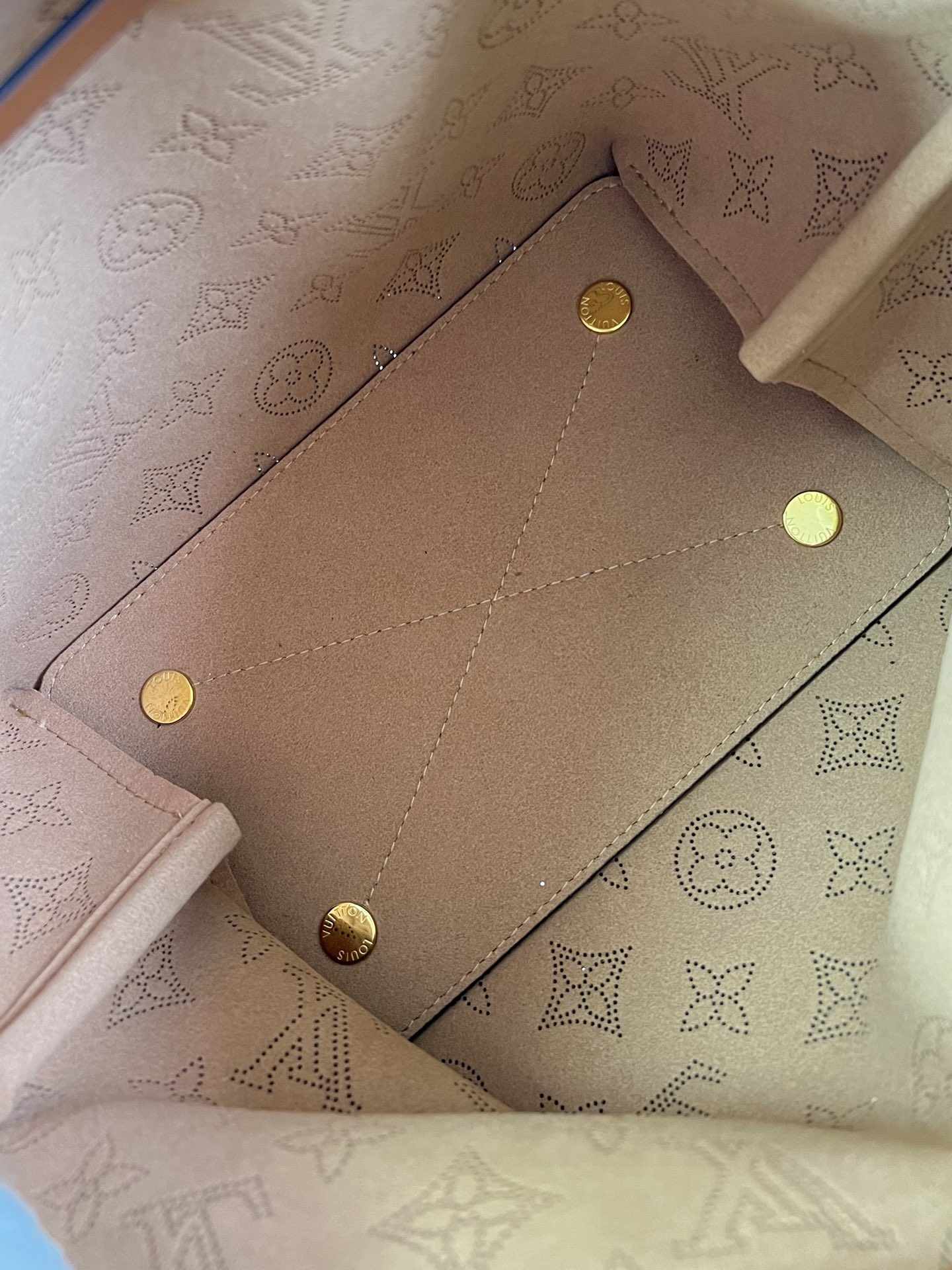 Bagsaaa L0vis Vvtt0n M11839 Bella Beige - 22 x 14 x 19 cm