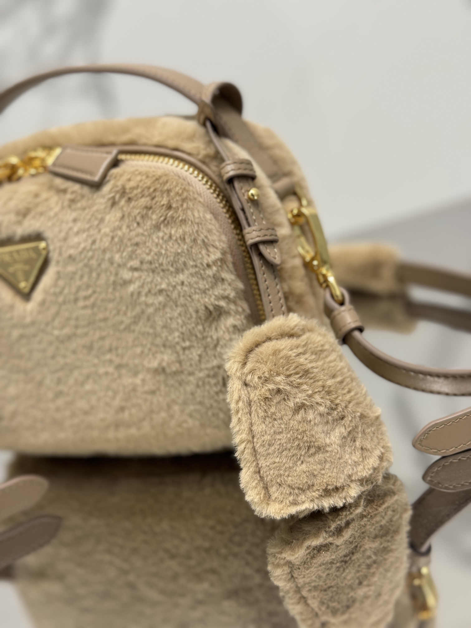 Bagsaaa Pra*a Odette Shearling Mini Bag 1BH208 - 19.5x13x6cm