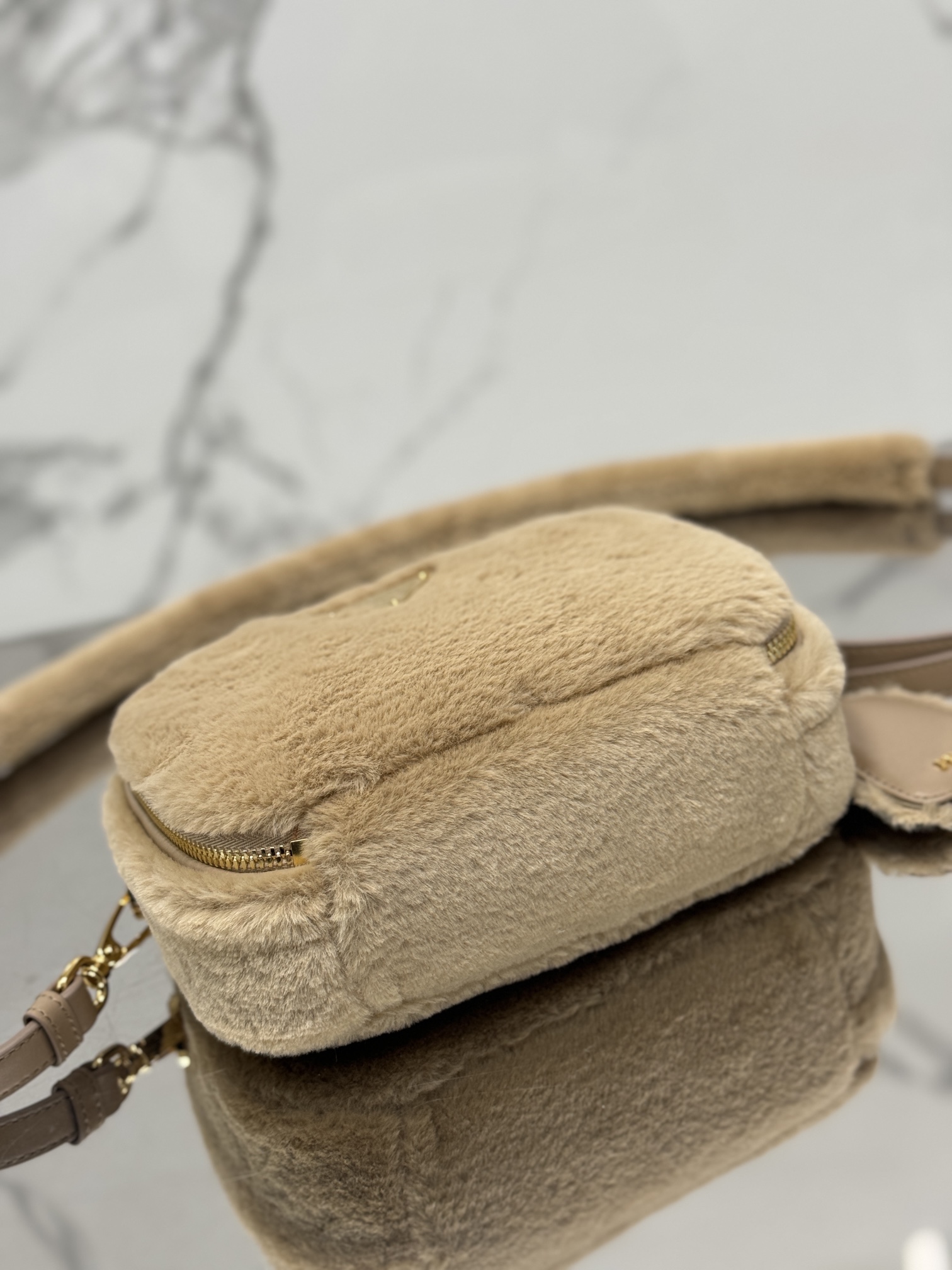 Bagsaaa Pra*a Odette Shearling Mini Bag 1BH208 - 19.5x13x6cm