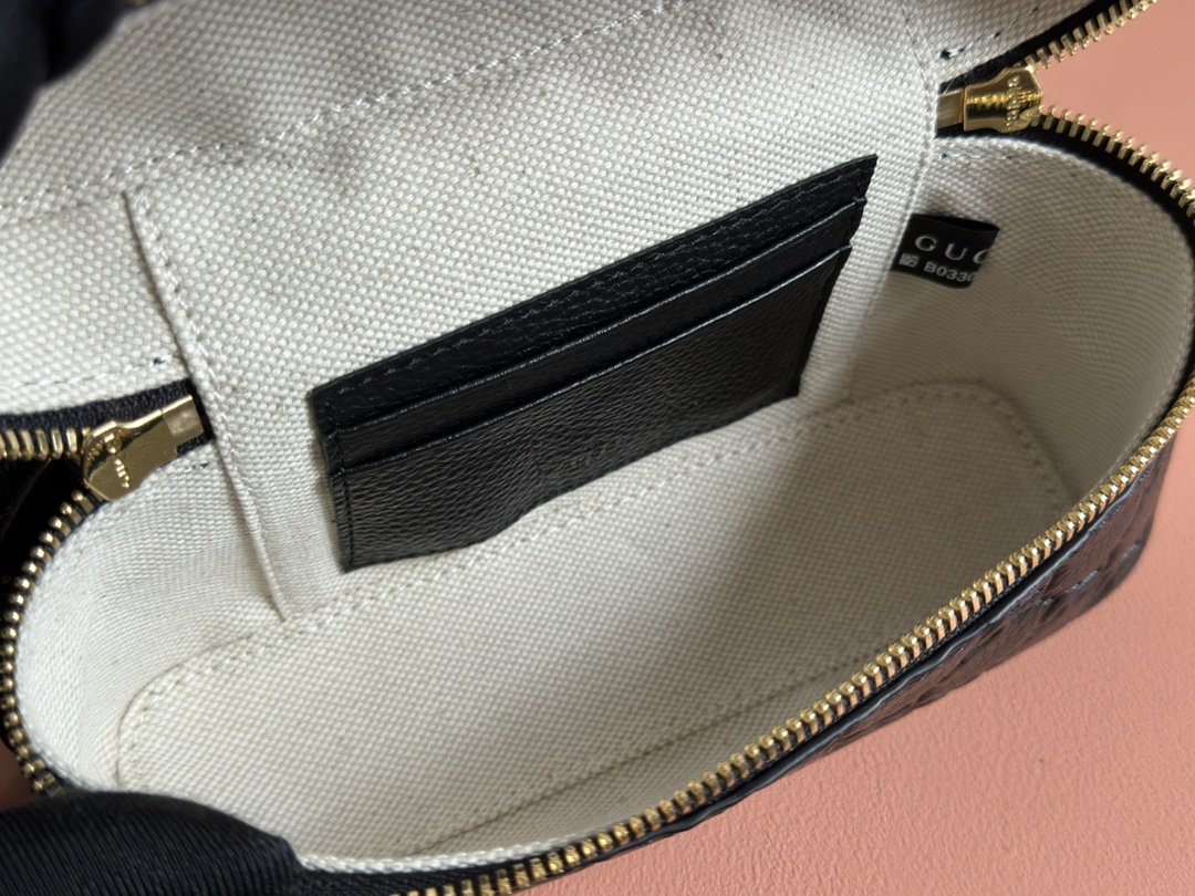 Bagsaaa Gvc*1 GG Emblem S*per mini bag black 815949 - 20x12x5 cm