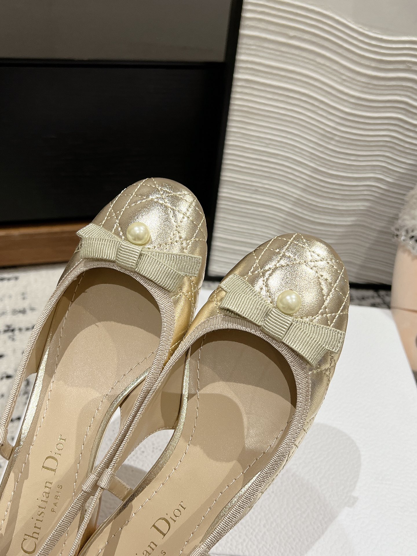 Bagsaaa D10r Ballet Slingback Pump Gold-Tone Laminated Lambskin with Quilted Cannage Motif 3cm