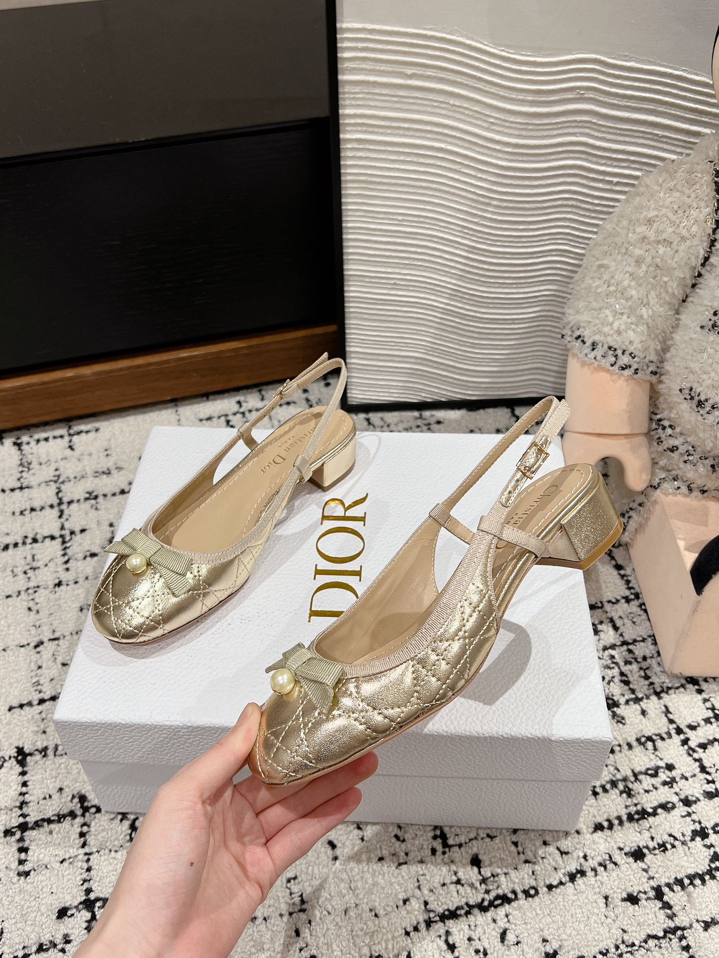 Bagsaaa D10r Ballet Slingback Pump Gold-Tone Laminated Lambskin with Quilted Cannage Motif 3cm