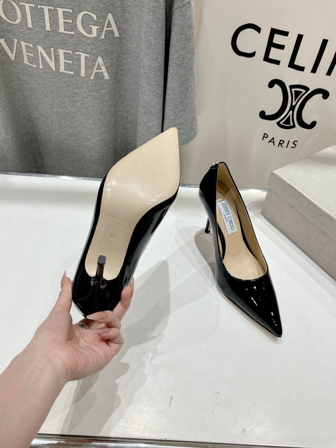 Bagsaaa J1m*y Ch00 Love 85 Black Patent Leather Pumps with JC Emblem