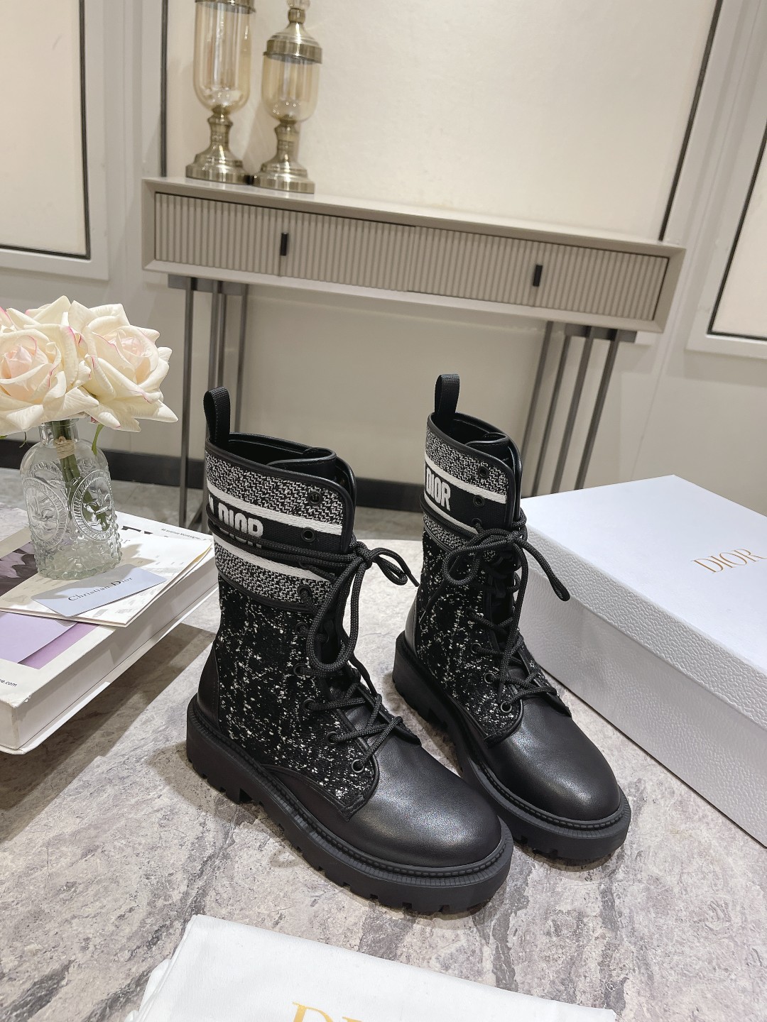 Bagsaaa D10r D-Major Ankle Boot Black and White Cannage Tweed and Black Calfskin