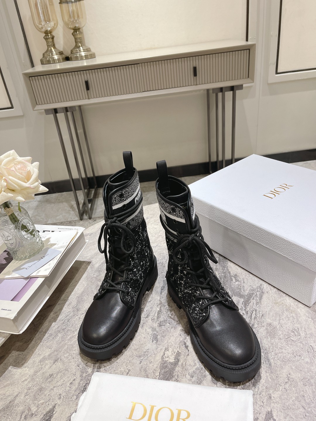 Bagsaaa D10r D-Major Ankle Boot Black and White Cannage Tweed and Black Calfskin