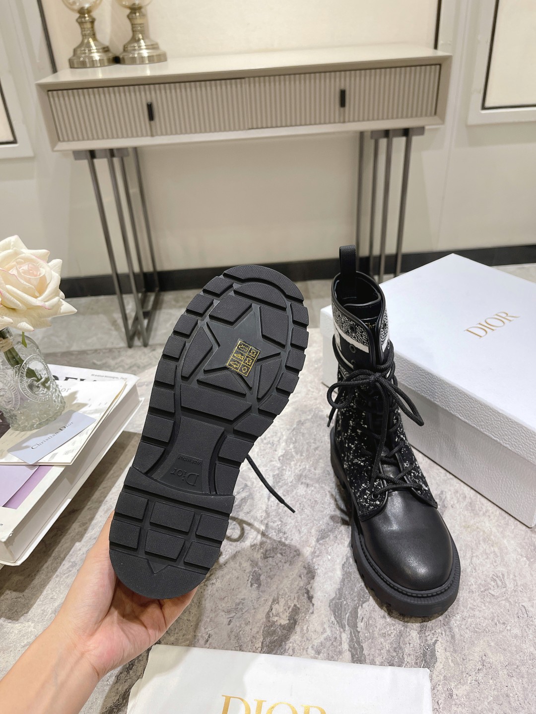 Bagsaaa D10r D-Major Ankle Boot Black and White Cannage Tweed and Black Calfskin