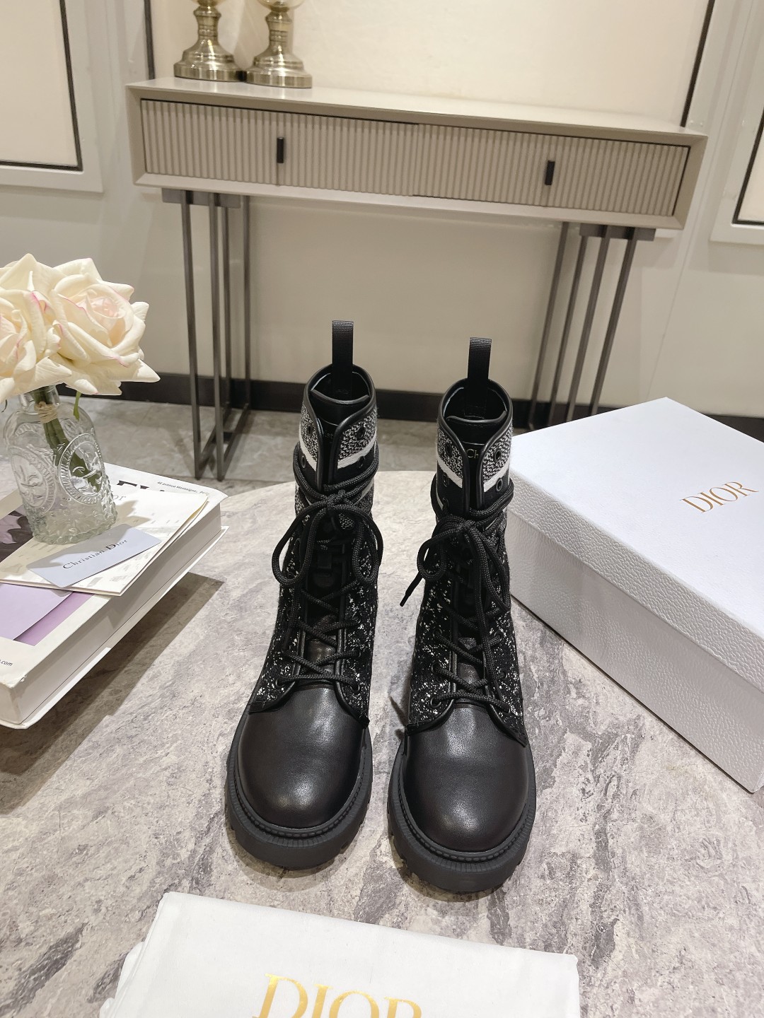 Bagsaaa D10r D-Major Ankle Boot Black and White Cannage Tweed and Black Calfskin