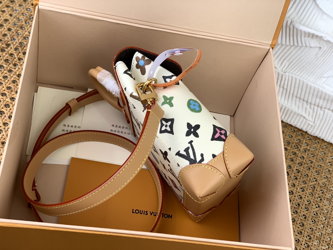 Bagsaaa L0vis Vvtt0n M83429 Nano Steamer Vanilla - 18 x 7 x 15 cm