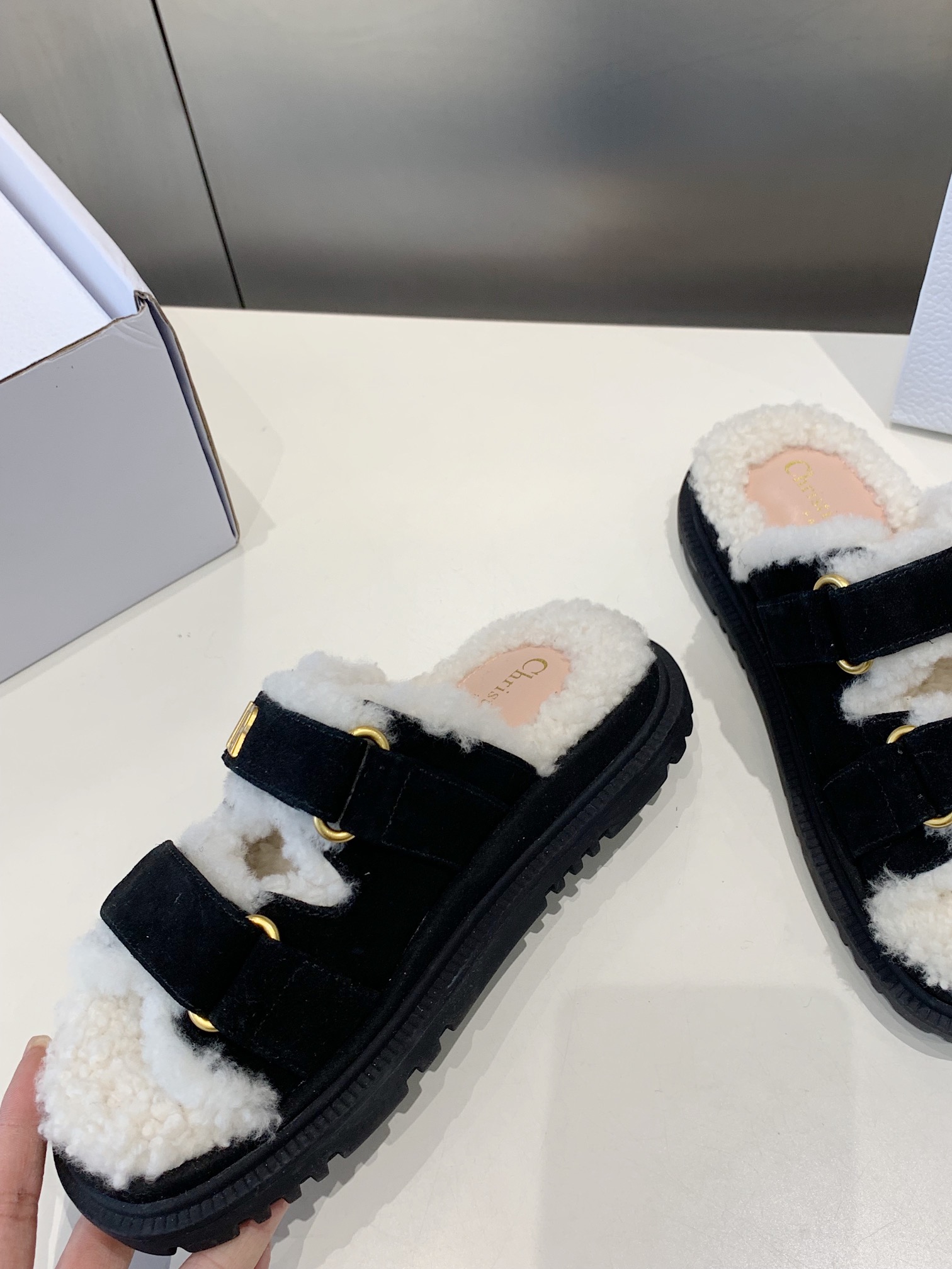 Bagsaaa D10ract Slide Black Suede Goatskin