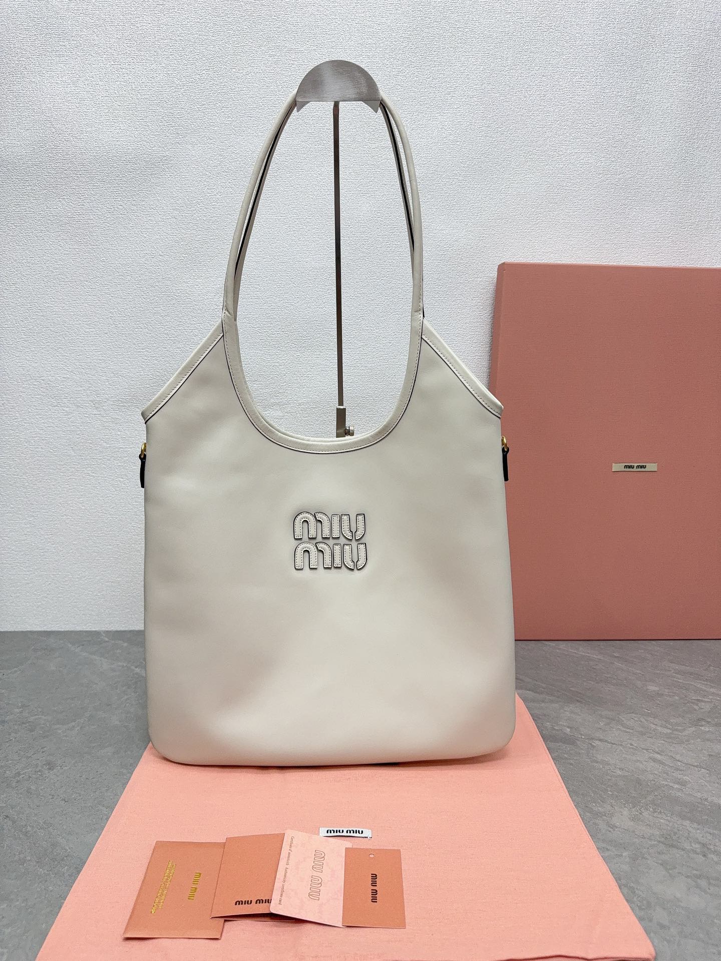 Bagsaaa M1um1u IVY Leather Bag Chalk White - 40x35 cm