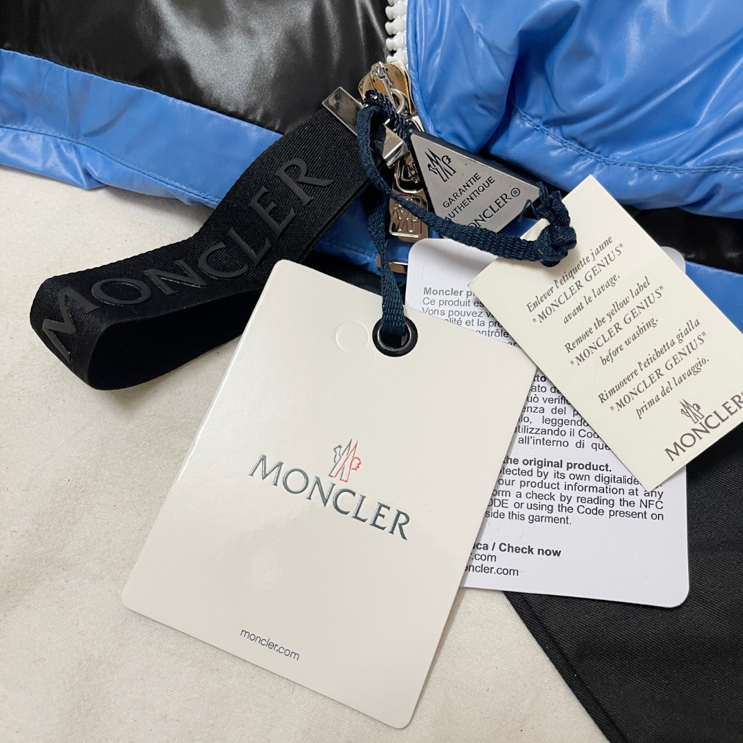 Bagsaaa Moncler Blue Puffer Jacket