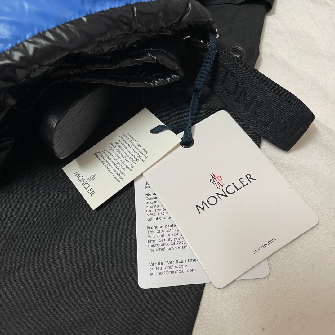 Bagsaaa Moncler Black & Blue Puffer Jacket