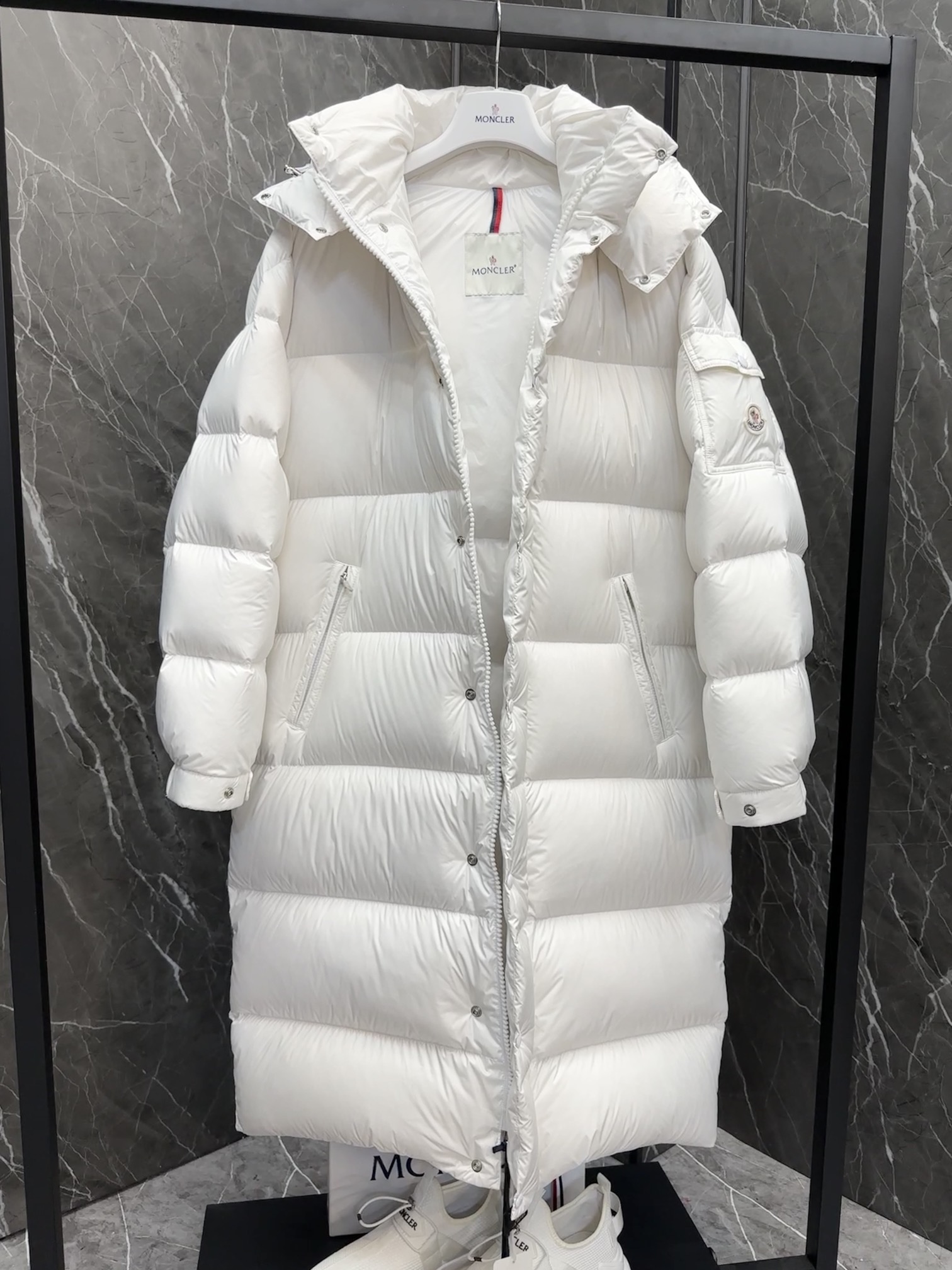 Bagsaaa Moncler Hanoverian Hooded Long Down Jacket White