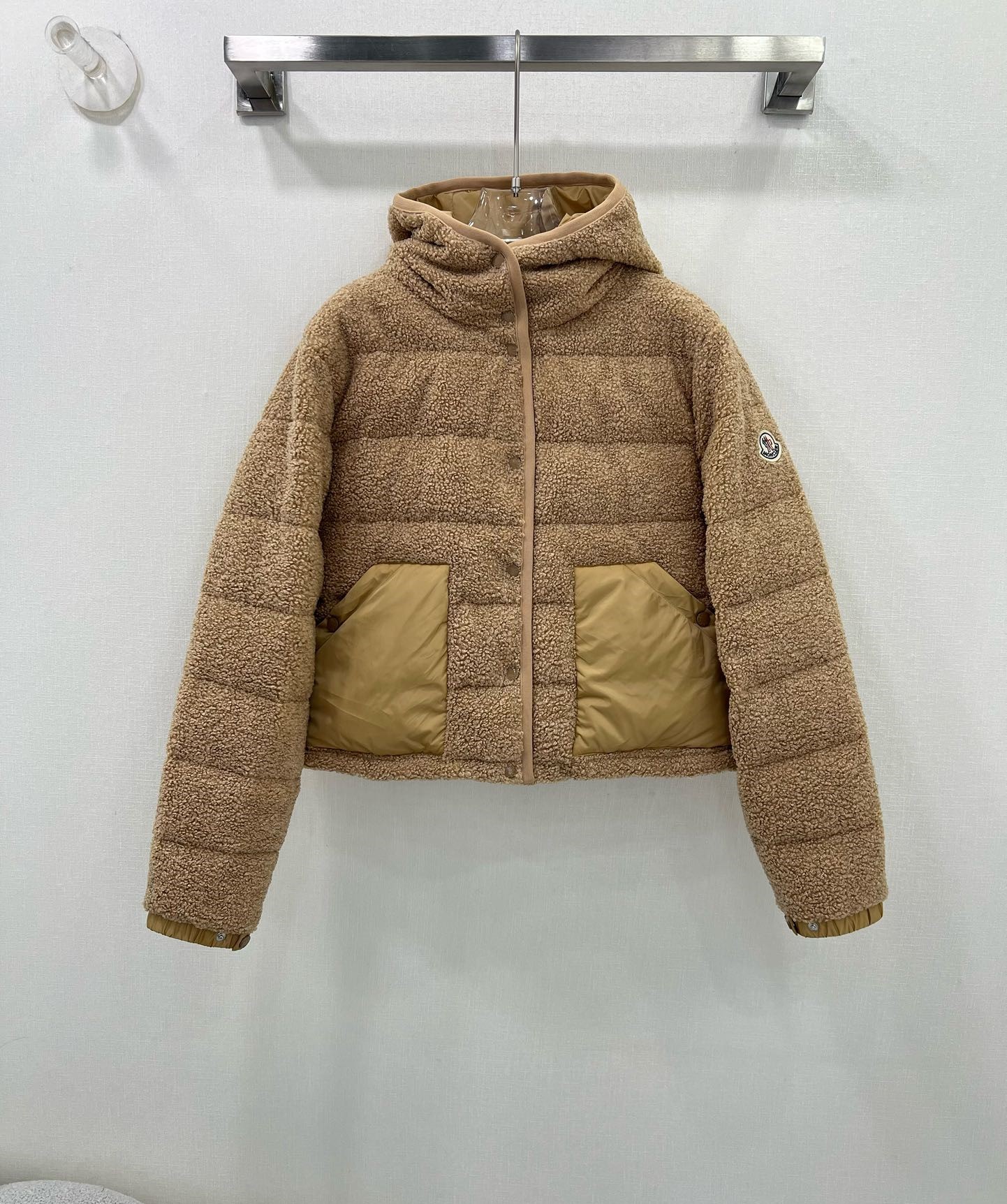 Bagsaaa Moncler Audrieu Teddy Hooded Short Down Jacket Beige