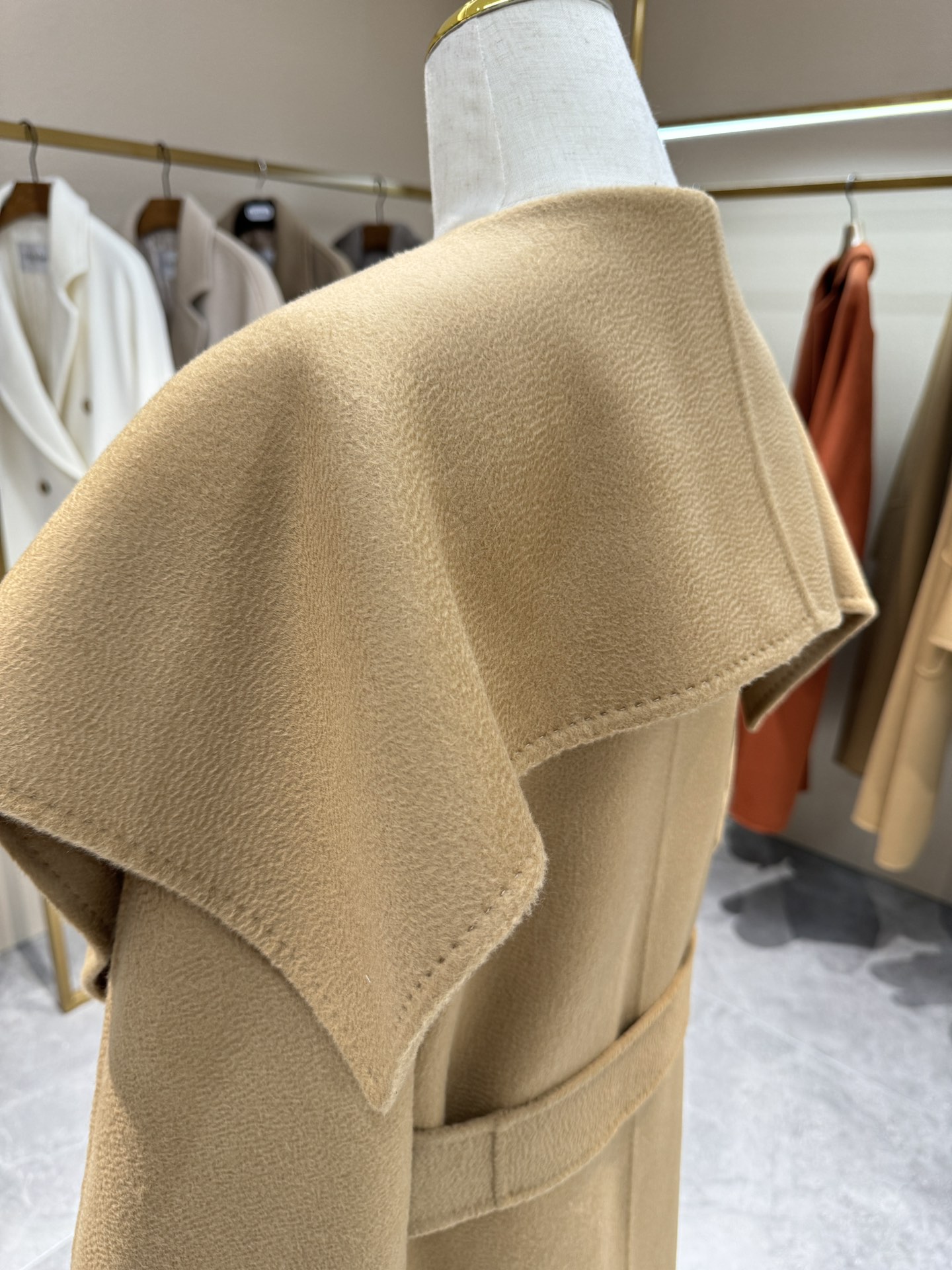 Bagsaaa Max Mara Rienza V-neck cashmere coat light brown