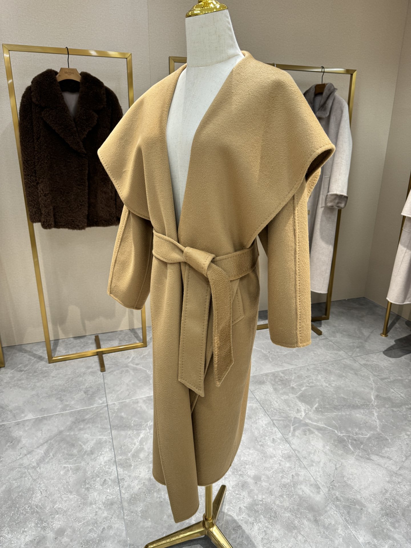 Bagsaaa Max Mara Rienza V-neck cashmere coat light brown