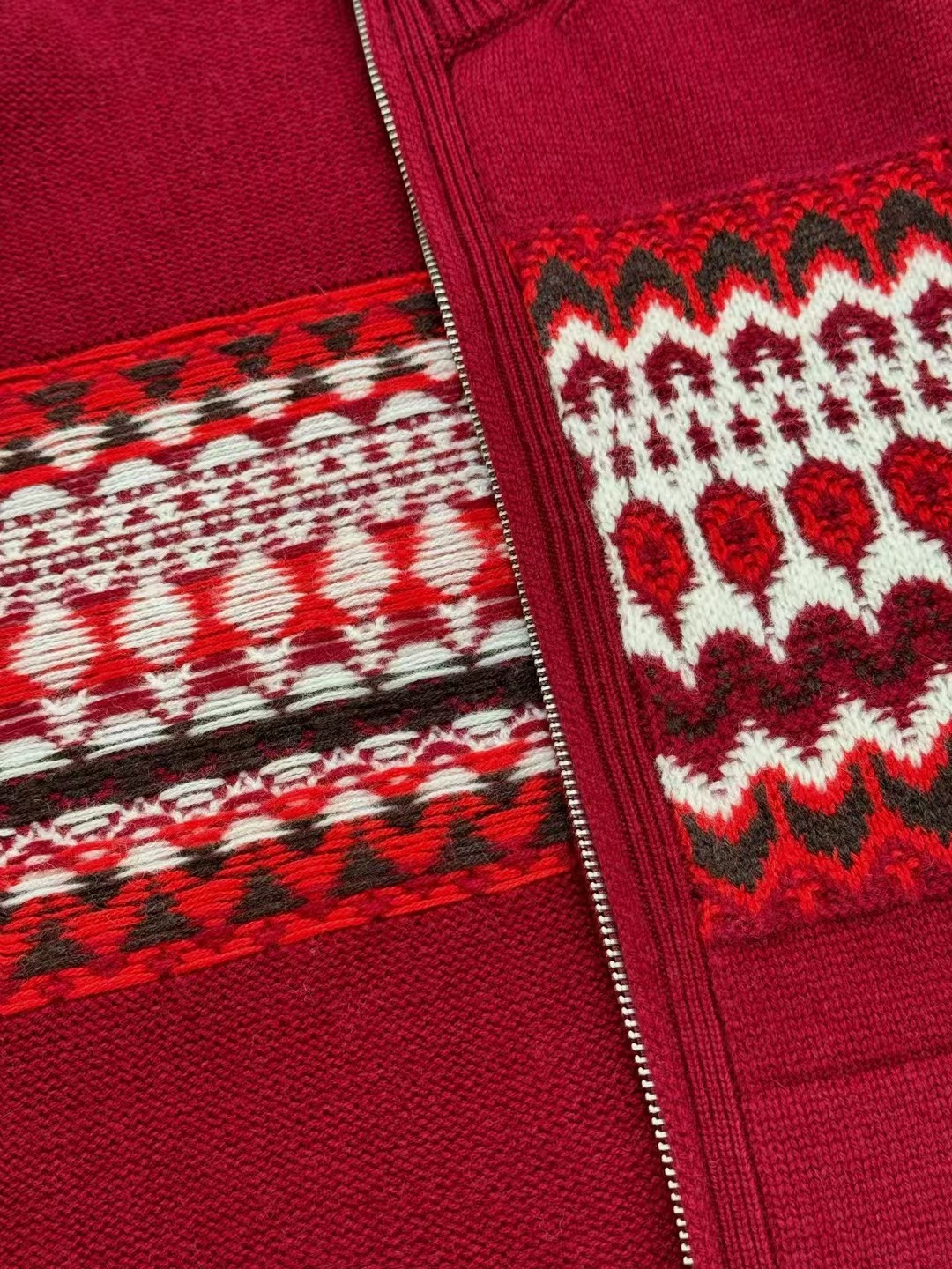 Bagsaaa L0r0 P1ana Alpe Pile Bomber Jumper Cashmere Red