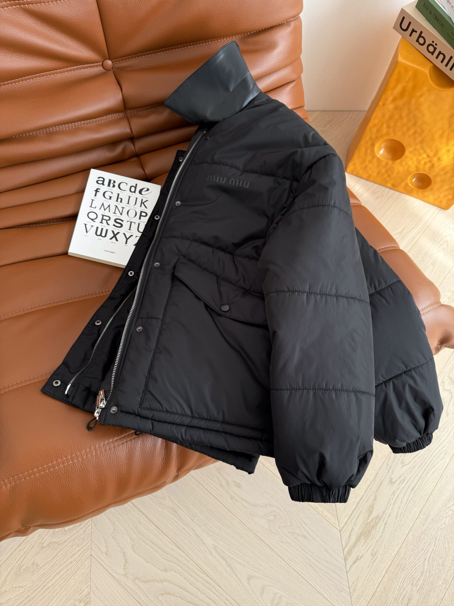 Bagsaaa Miu Miu cropped down jacket black