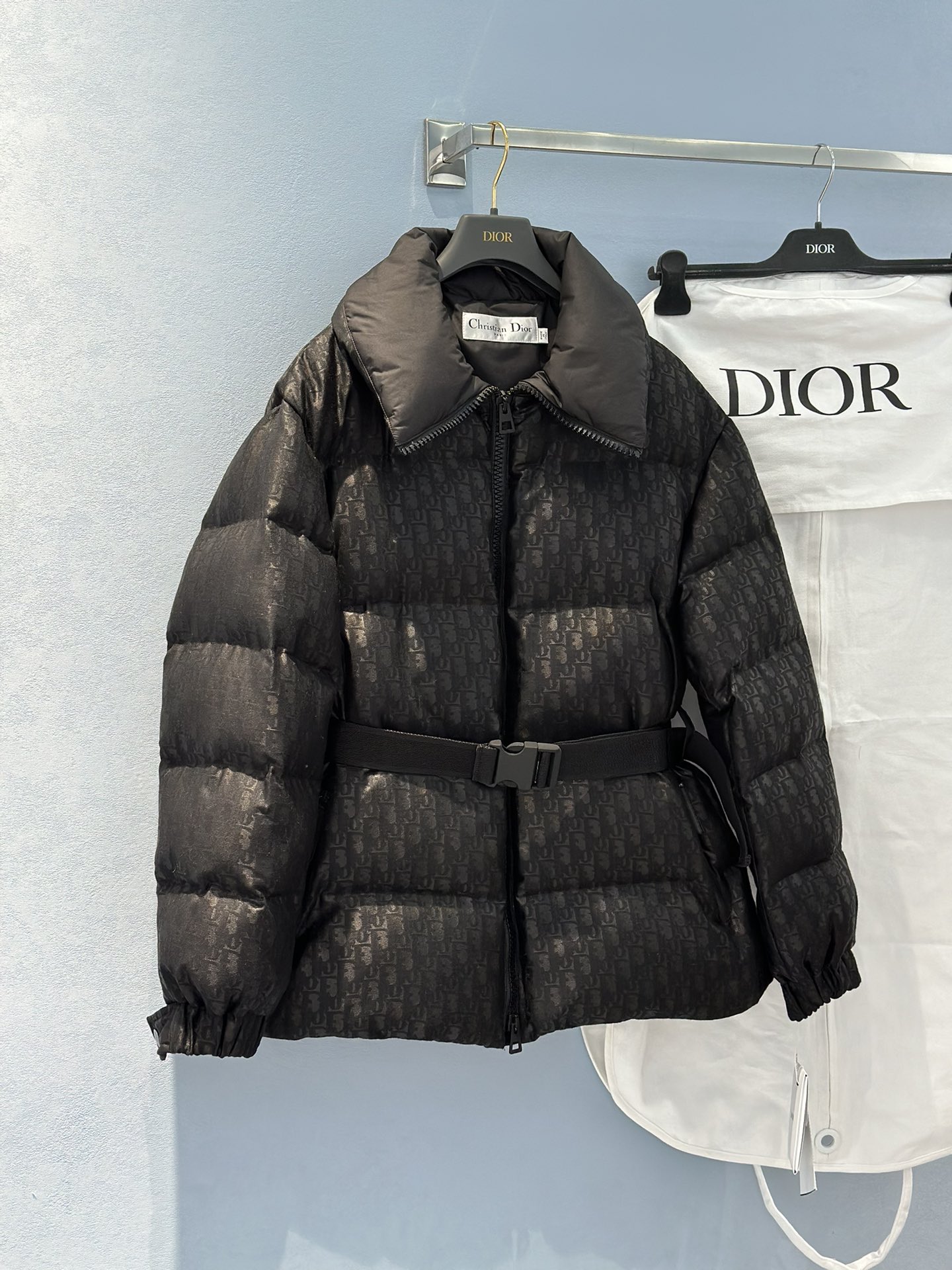 Bagsaaa D10rAlps Belted Puffer Jacket Black Quilted Technical Taffeta Jacquard with D10r Oblique Motif