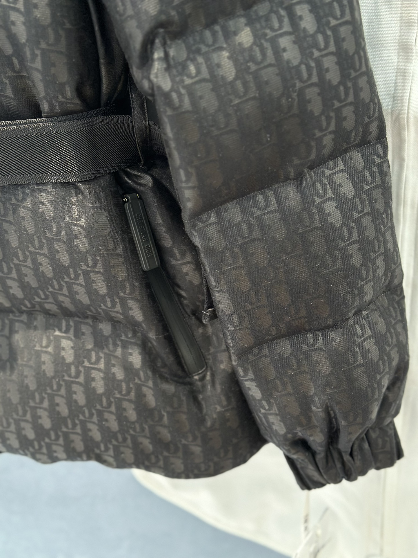 Bagsaaa D10rAlps Belted Puffer Jacket Black Quilted Technical Taffeta Jacquard with D10r Oblique Motif