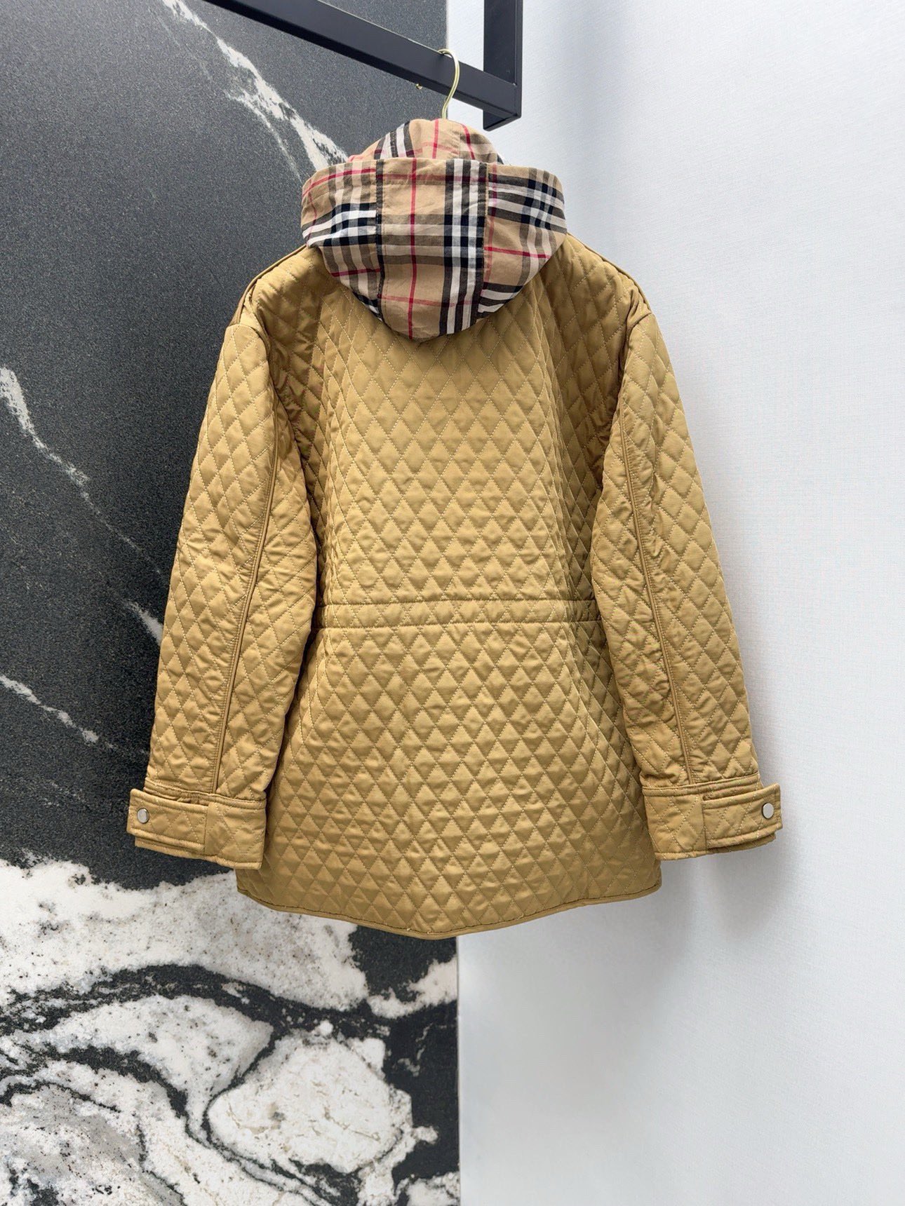 Bagsaaa Bv*b*rry Check Hood Quilted Nylon Jacket Beige