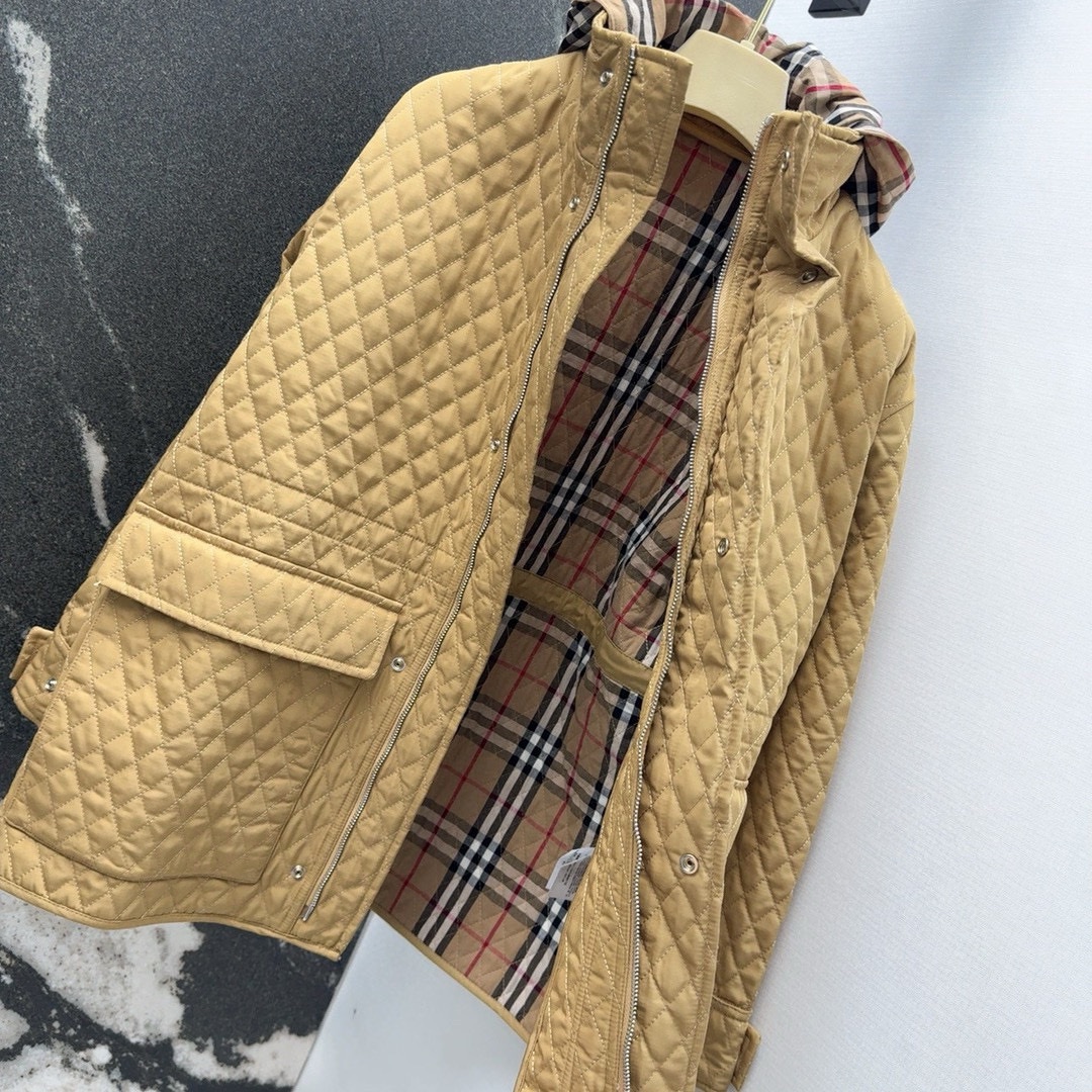 Bagsaaa Bv*b*rry Check Hood Quilted Nylon Jacket Beige