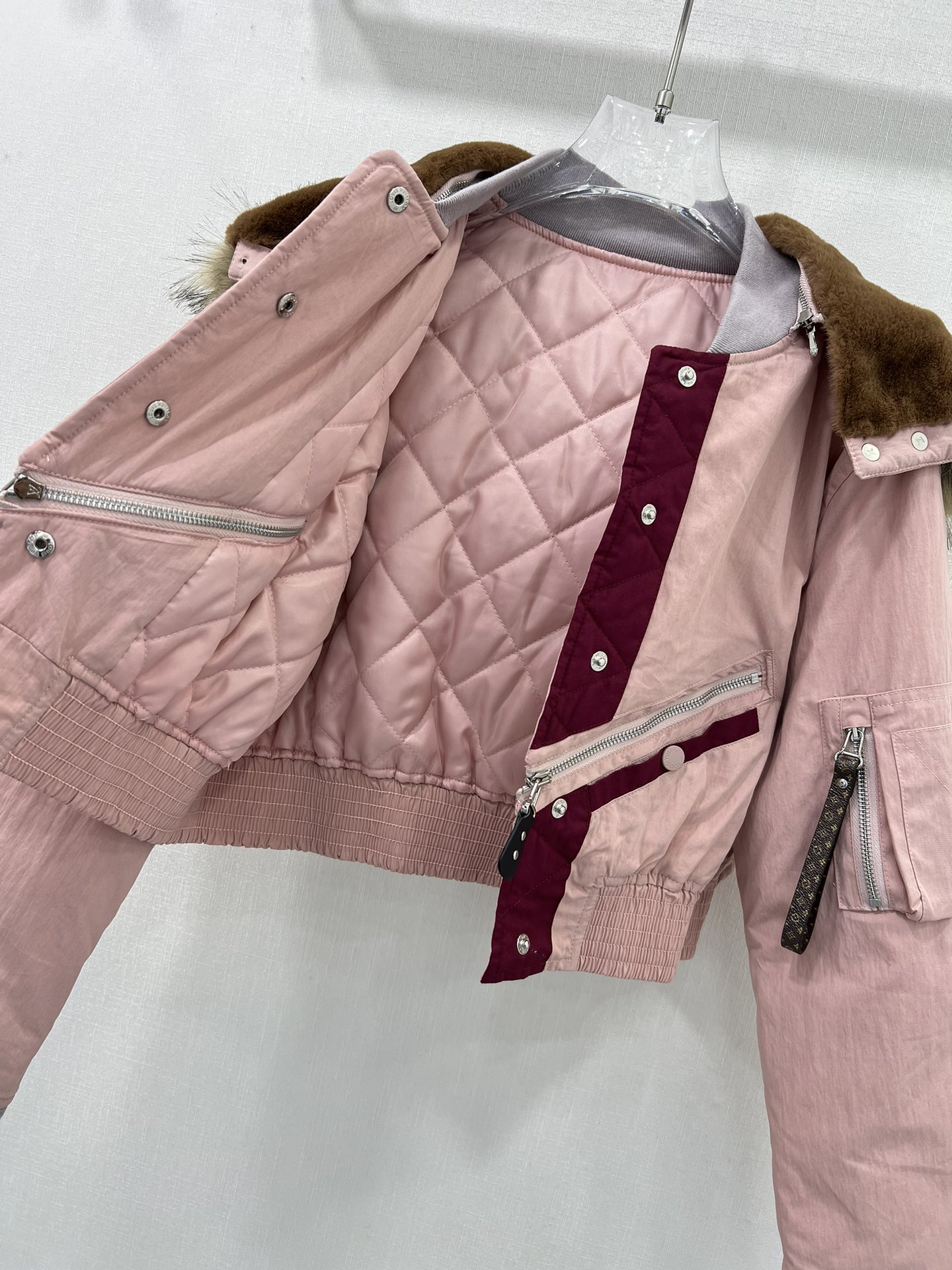 Bagsaaa L0vis Vvtt0n Hooded Cropped Utility Bomber Jacket Pink