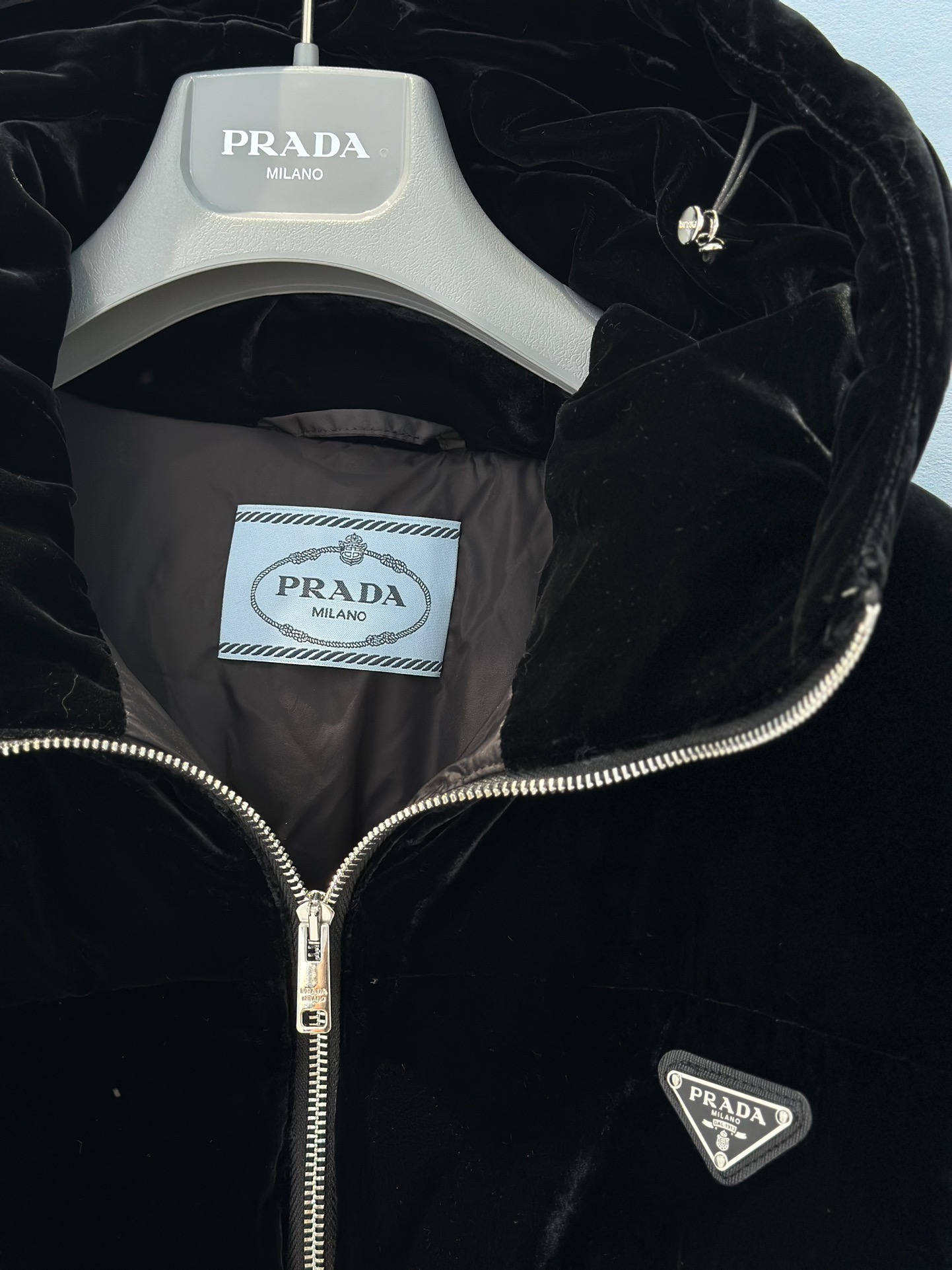 Bagsaaa Pra*a Velvet down jacket black