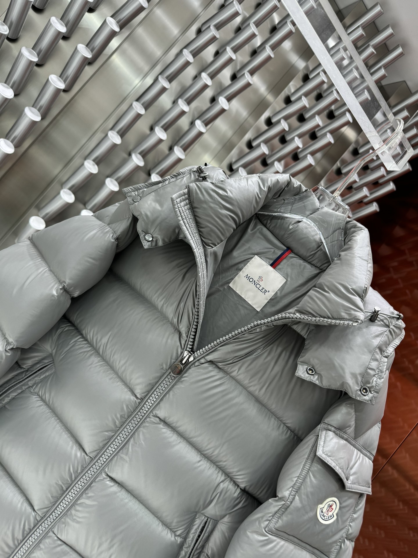 Bagsaaa Moncler Enfant Gles puffer jacket gray