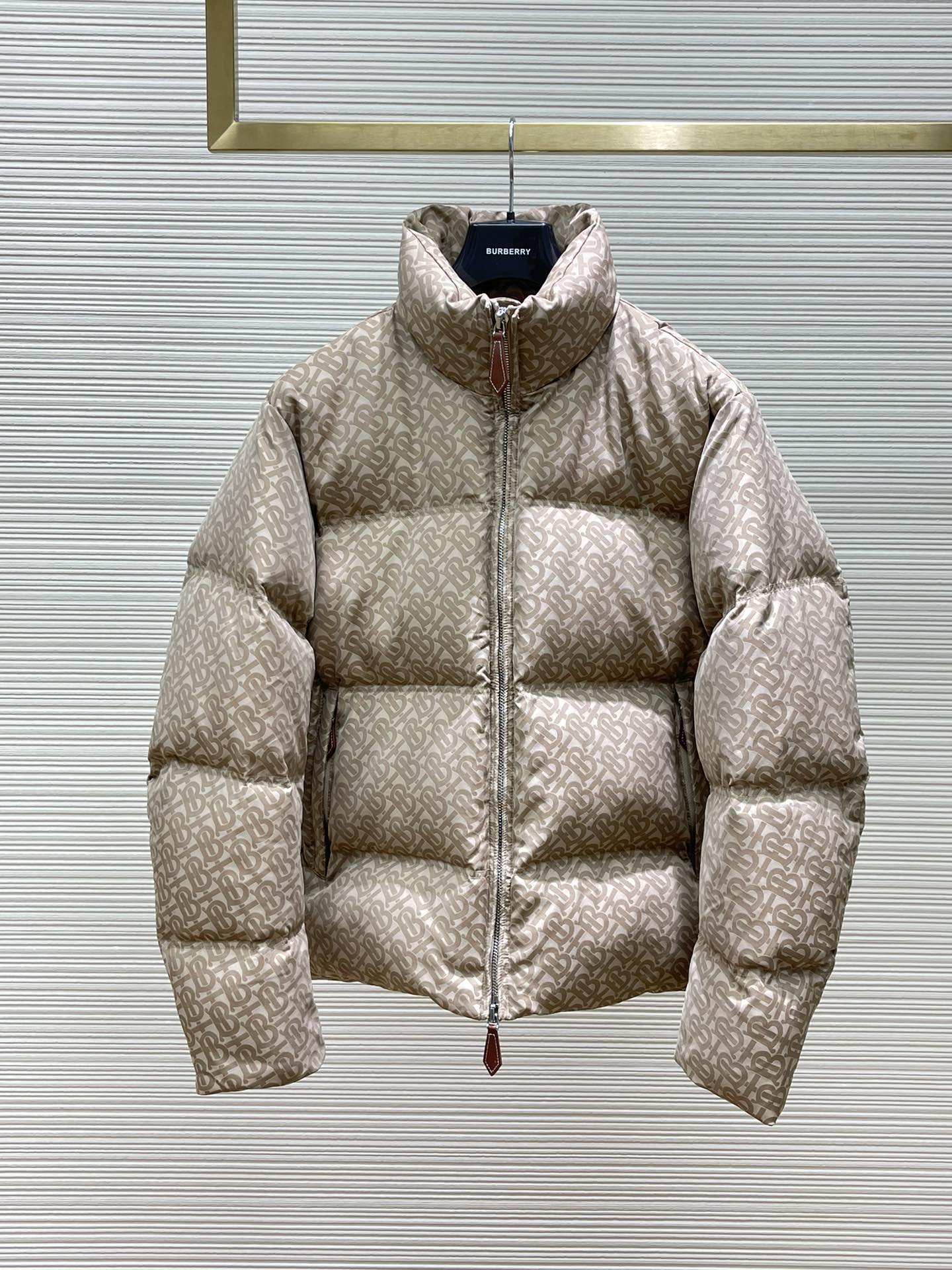Bagsaaa Bv*b*rry Monogram Jacquard Puffer Jacket