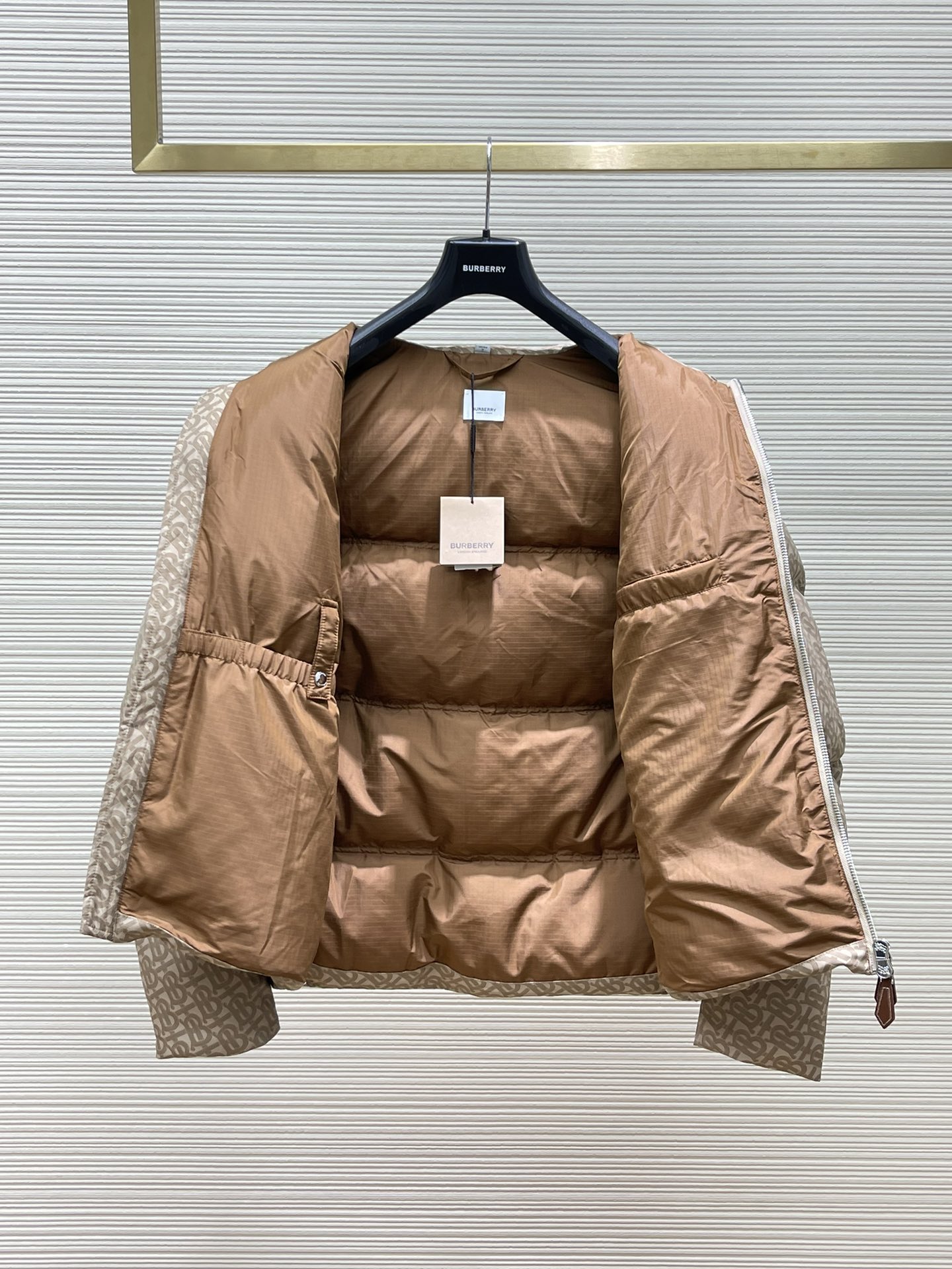 Bagsaaa Bv*b*rry Monogram Jacquard Puffer Jacket
