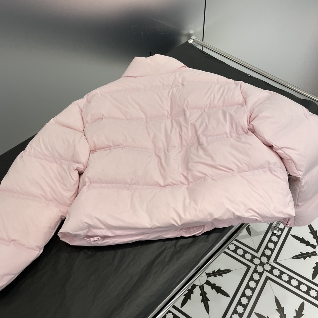 Bagsaaa A1exa*der Wang cropped puffer coat with reflective logo light pink