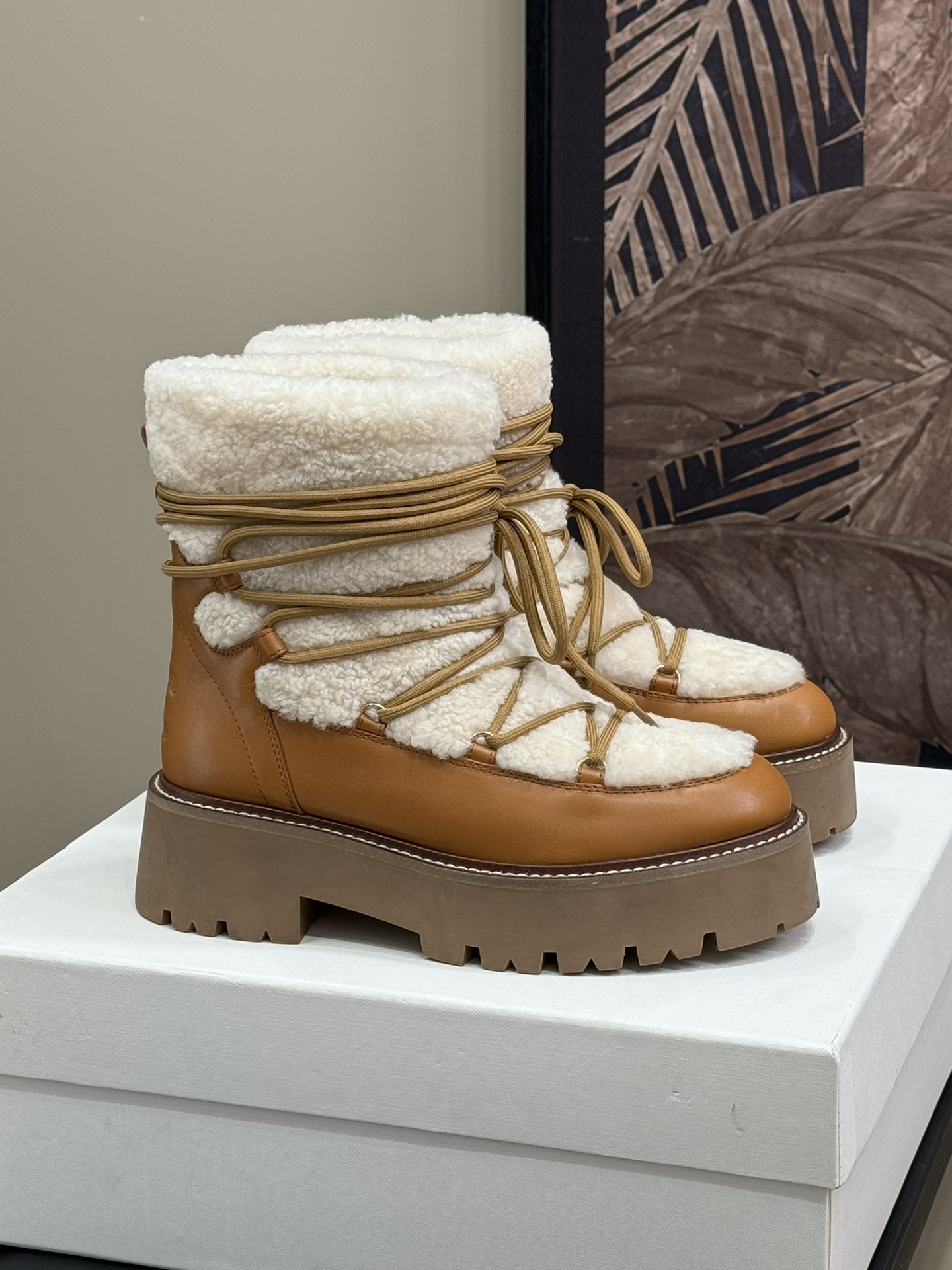 Bagsaaa Ce1i*e Bulky Lace-Up Boot In Shearling And Calfskin