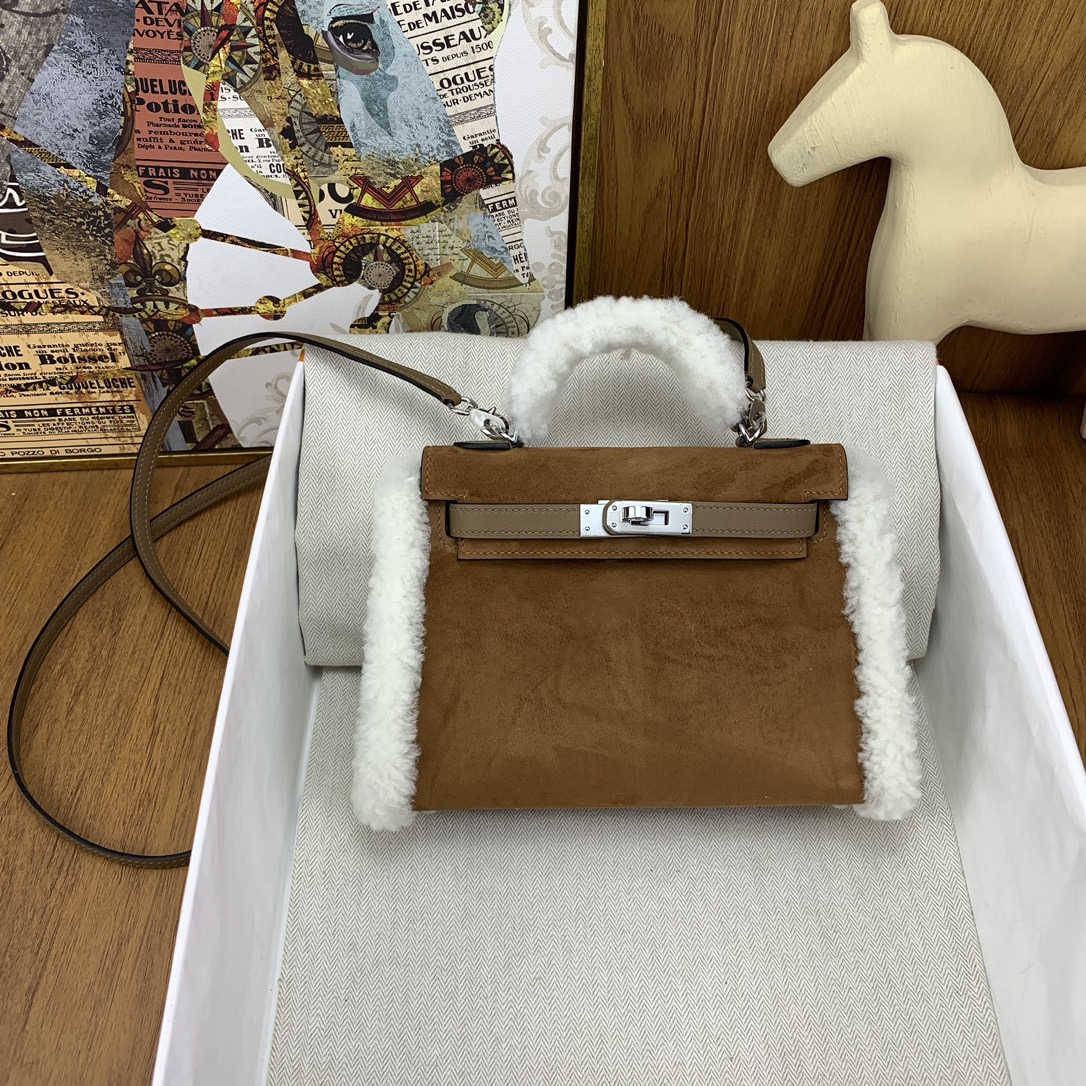 Bagsaaa H**me5 Kelly Mini Teddy Plush Shearling - 19cm