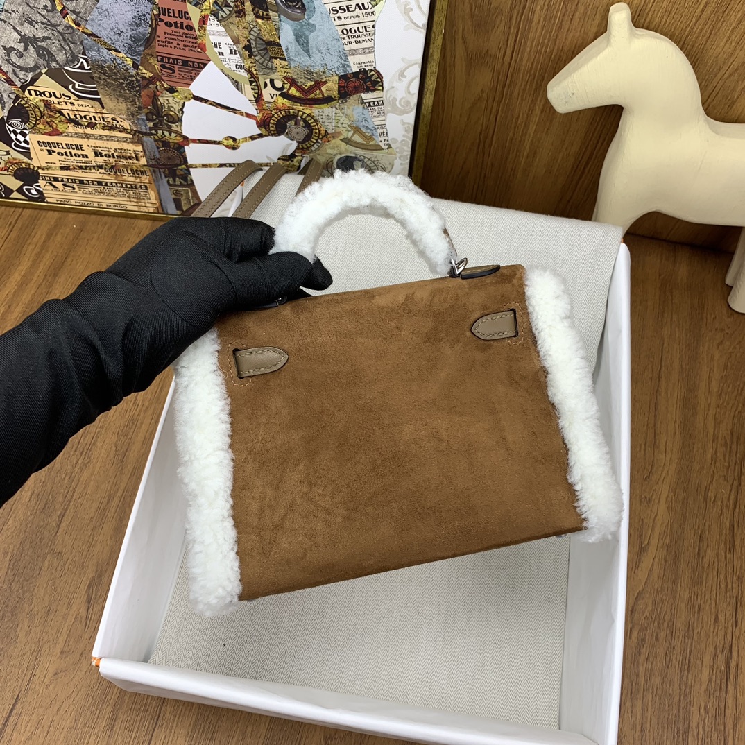 Bagsaaa H**me5 Kelly Mini Teddy Plush Shearling - 19cm