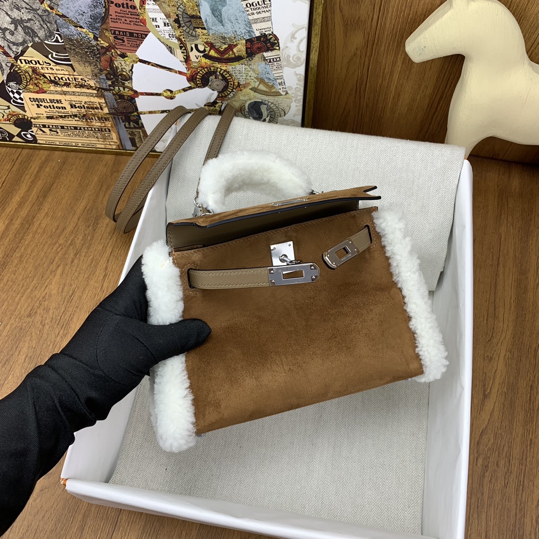 Bagsaaa H**me5 Kelly Mini Teddy Plush Shearling - 19cm