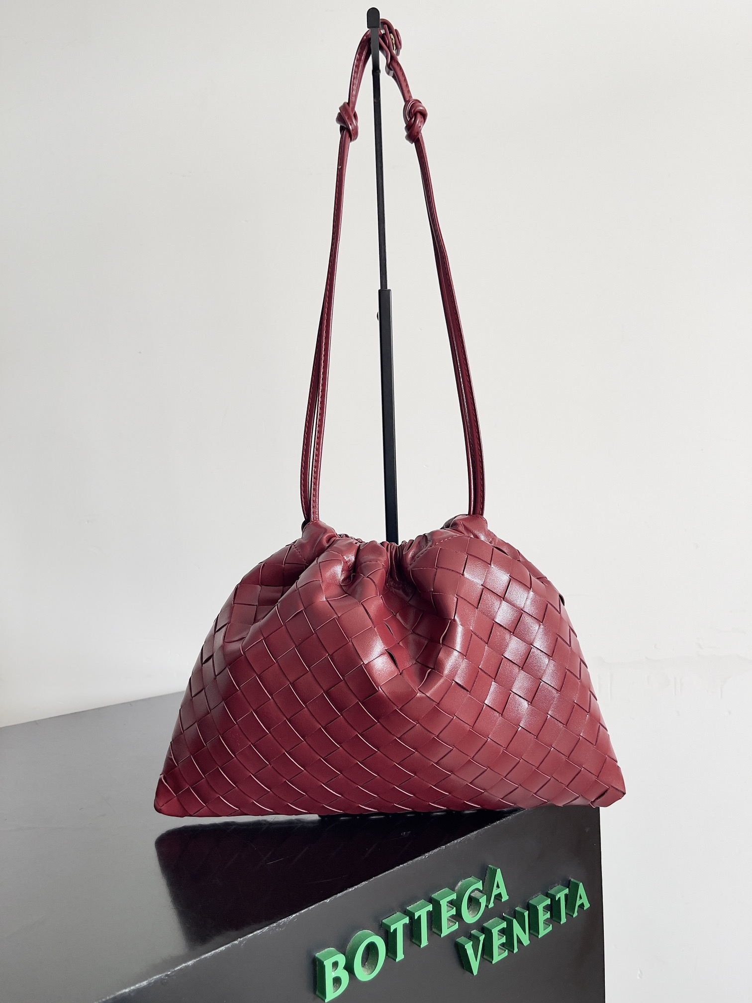 Bagsaaa B0tt*ga Ven*ta Dustbag 796728 red - 32*23*1cm