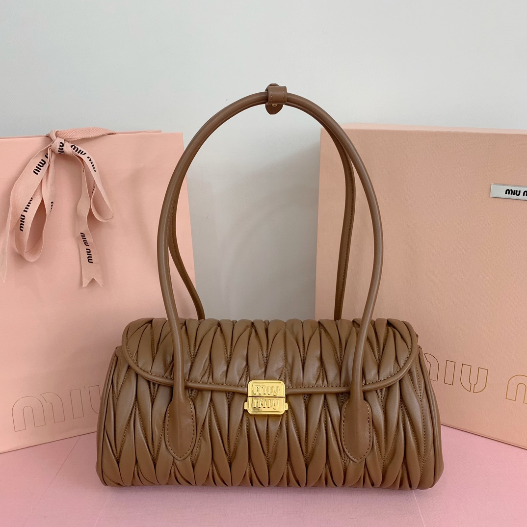 Bagsaaa M1um1u Matelassé nappa leather shoulder bag brown - 28X15X11cm