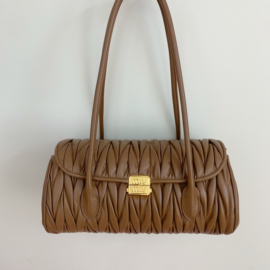 Bagsaaa M1um1u Matelassé nappa leather shoulder bag brown - 28X15X11cm