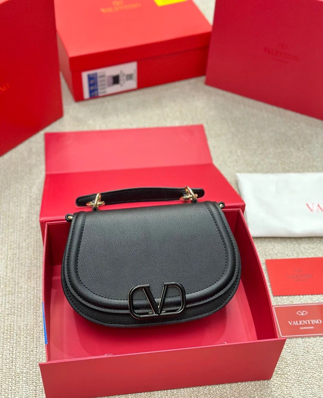 Bagsaaa Va1e*ntin0 Vsling Shoulder Bag In Grainy Calfskin Black - 22x15x5 cm