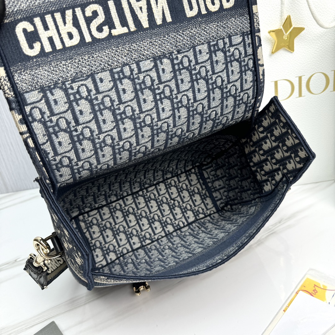 Bagsaaa Medium D10rcamp Bag Blue D10r Oblique Embroidery - 29 x 22 x 12 cm