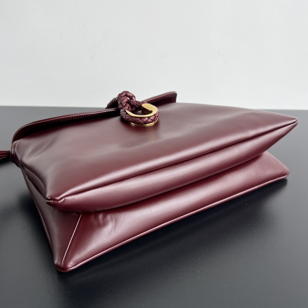 Bagsaaa B0tt*ga Ven*ta Liberta 806034 Red - 30x20x8 cm