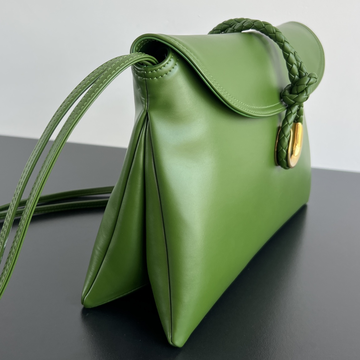 Bagsaaa B0tt*ga Ven*ta Liberta 806034 Green - 30x20x8 cm