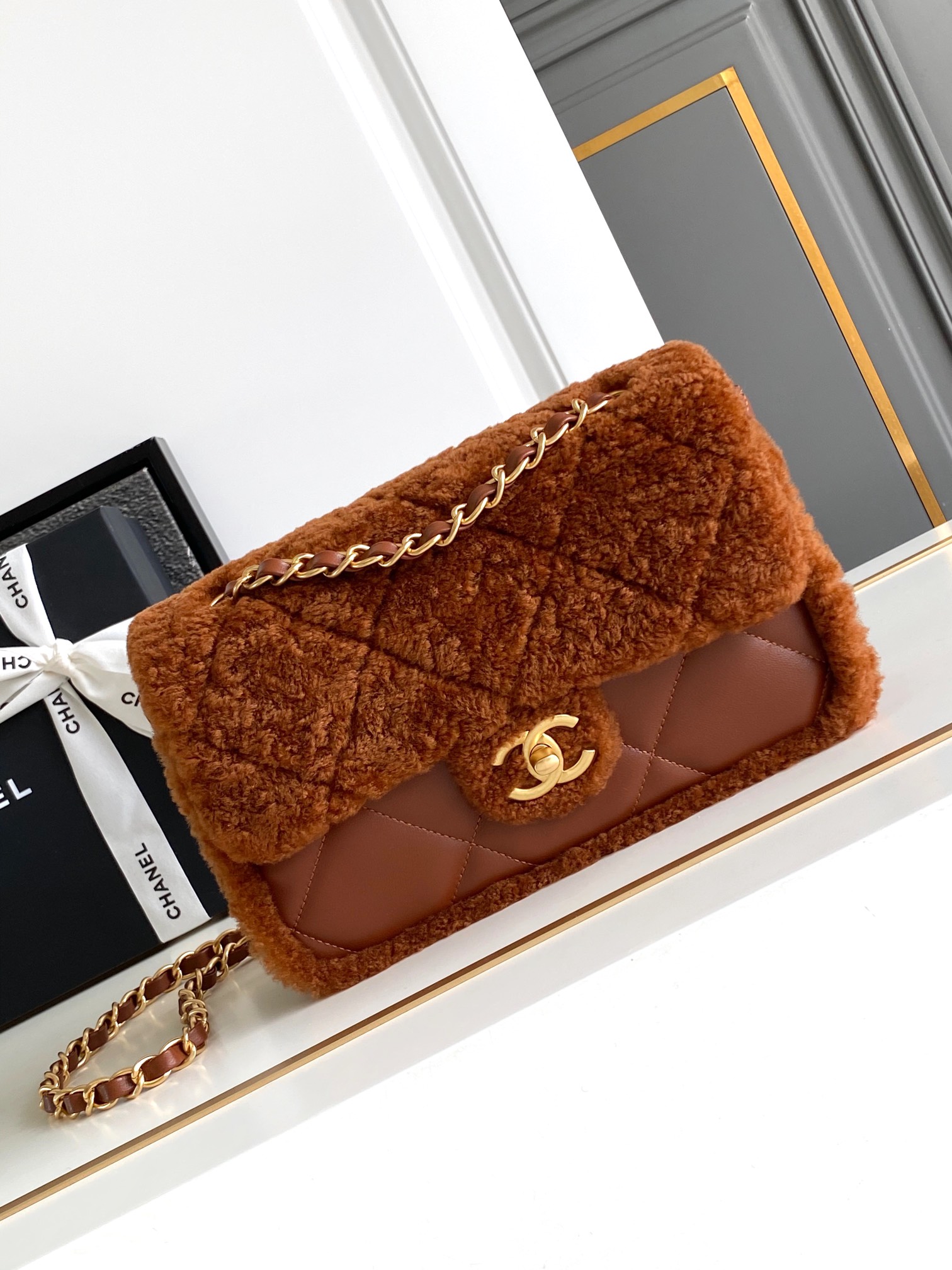Bagsaaa Ch**el Flap Bag Shearling Brown AS5149 - 16 × 23.5 × 7.5 cm