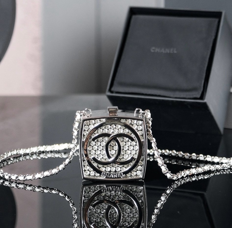 Bagsaaa Ch**el Long Necklace Silver ABE842 - 6.5x7.2x2.4 cm